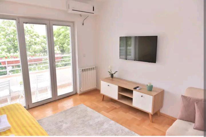 Milica Apartments Skopje Esterno foto